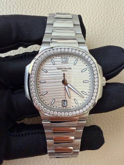 Patek Philippe Nautilus thumbnail 1