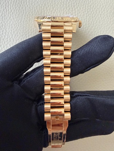 Rolex Cosmograph Daytona thumbnail 6