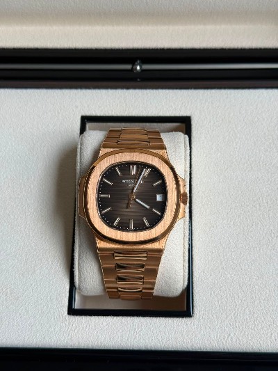 Patek Philippe Nautilus thumbnail 1