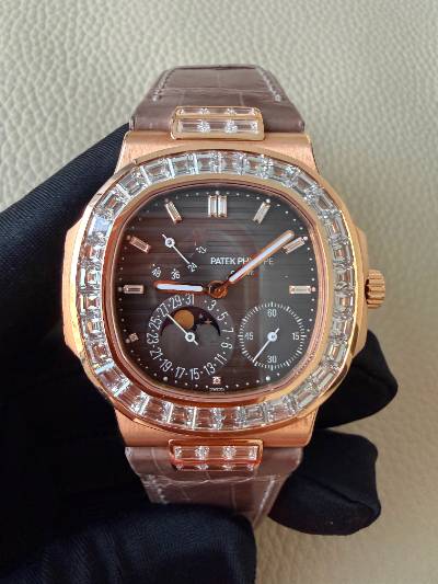 Patek Philippe Nautilus thumbnail 1