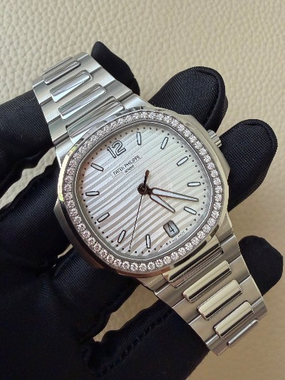 Patek Philippe Nautilus thumbnail 3