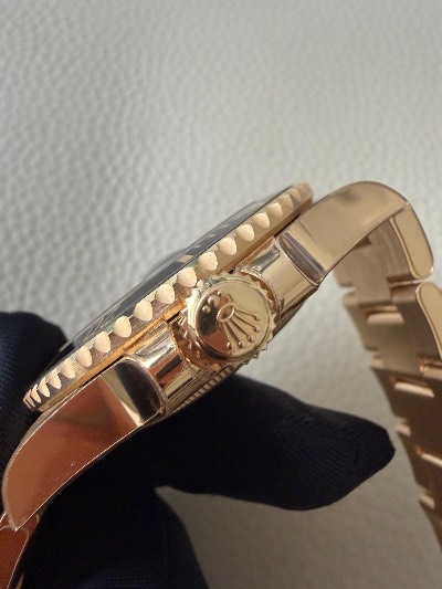 Rolex Submariner Date thumbnail 4