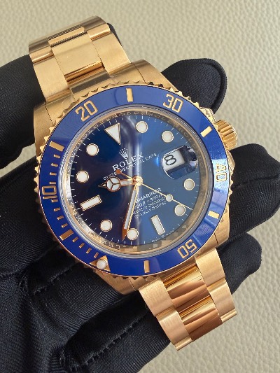 Rolex Submariner Date thumbnail 2