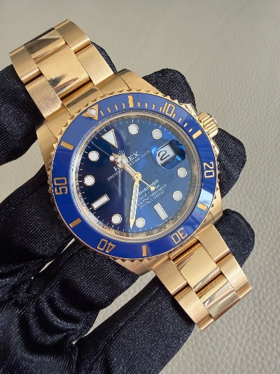 Rolex Submariner Date thumbnail 4