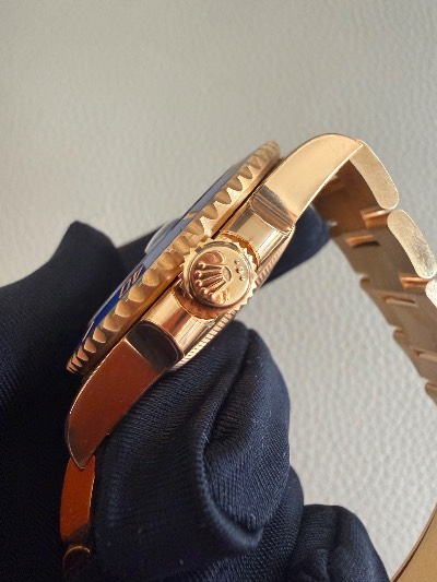 Rolex Submariner Date thumbnail 4