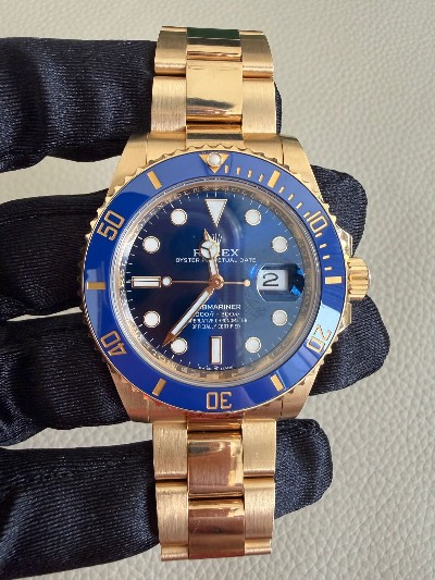 Rolex Submariner Date thumbnail 2