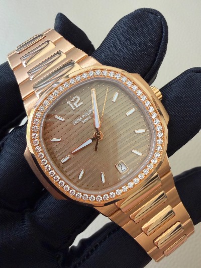 Patek Philippe Nautilus thumbnail 2