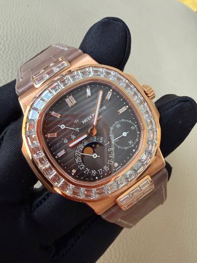 Patek Philippe Nautilus thumbnail 2