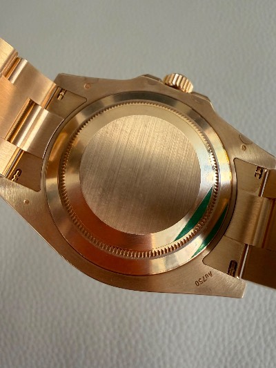 Rolex Submariner Date thumbnail 9