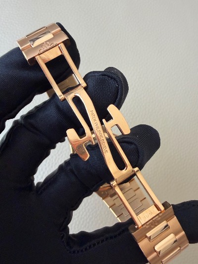 Patek Philippe Nautilus thumbnail 9