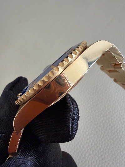 Rolex Submariner Date thumbnail 6