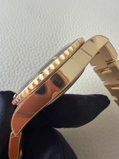 Rolex Submariner Date thumbnail 5